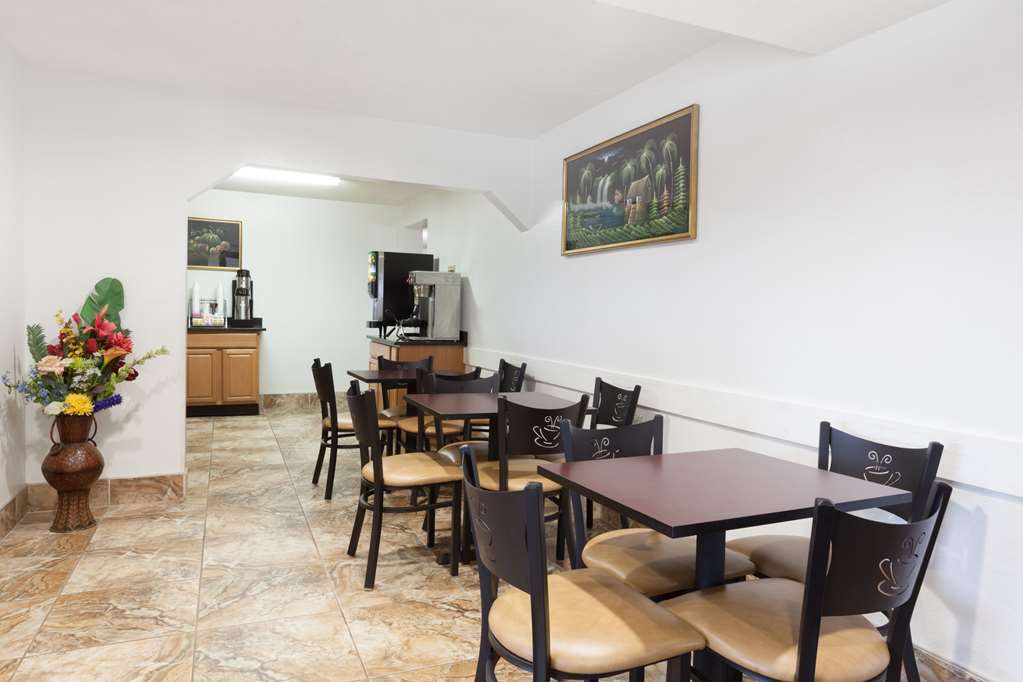 Hotel Super 8 By Wyndham 2*