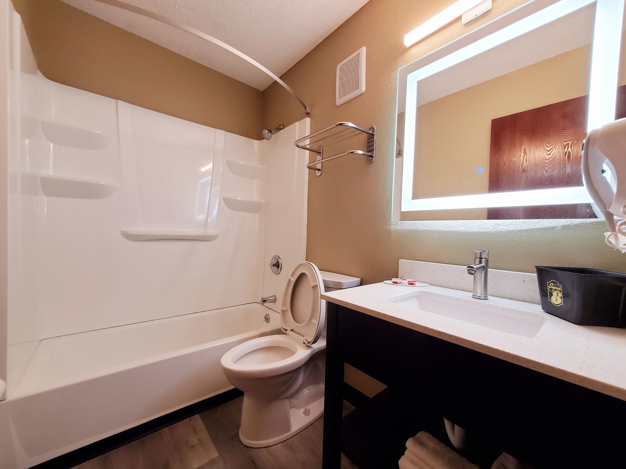 Super 8 By Wyndham Hotel