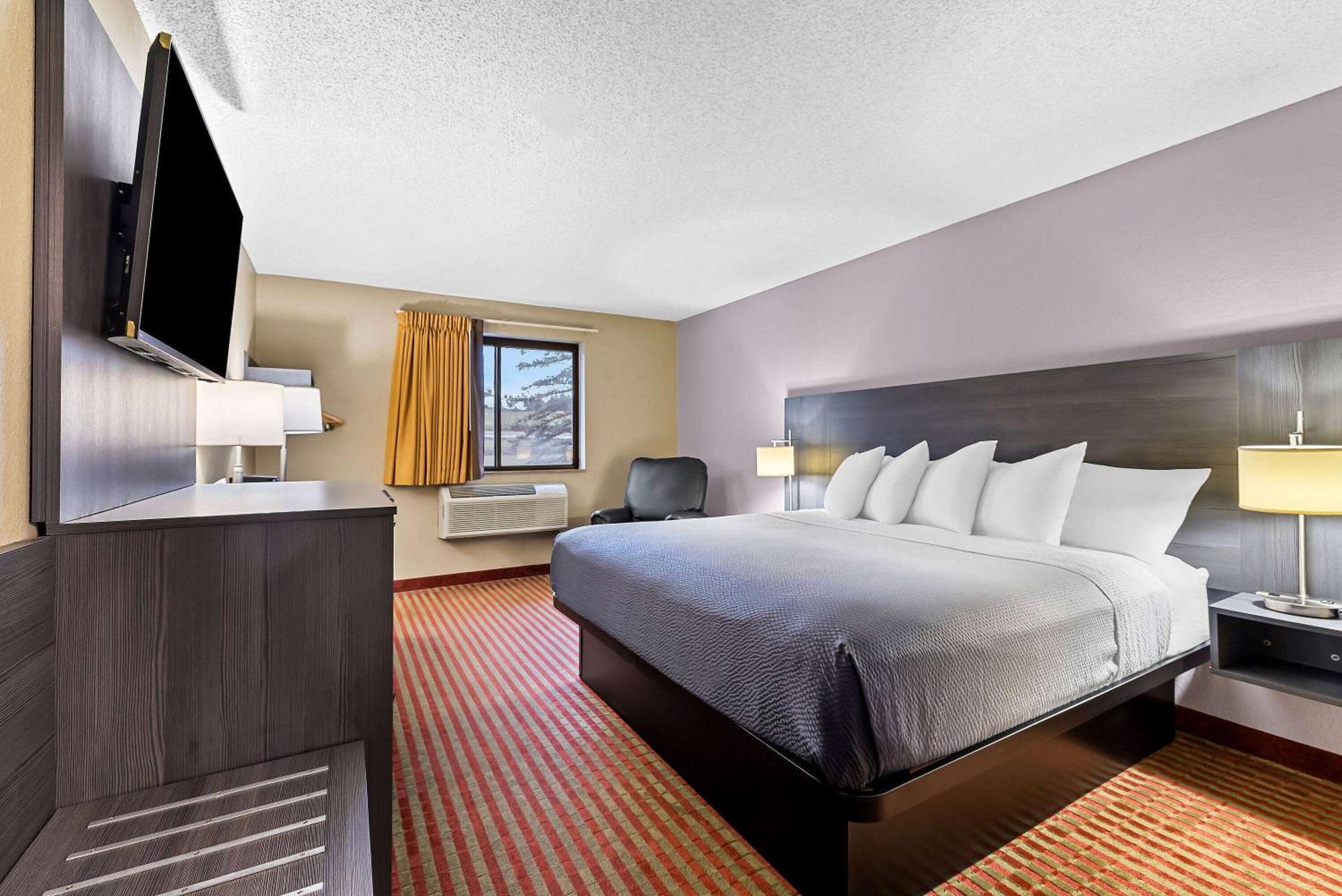 Super 8 By Wyndham Amsterdam